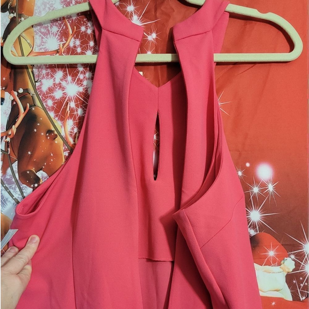 Keyhole Halter Dress - Picture 3 of 15